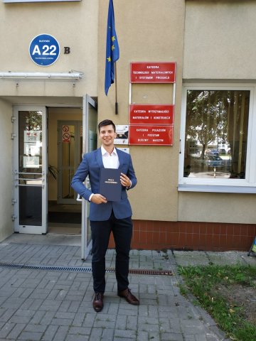 Dawid Zimoń w dniu obrony pracy magisterskiej, czerwiec 2020.